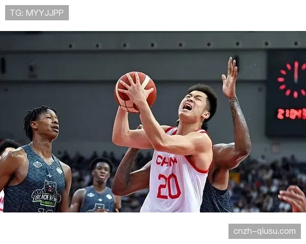 中国男篮篮板球保护不力 上半场内线失守落后